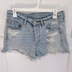 American Eagle Outfitters distressed jean shorts SZ 4